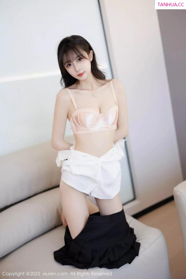   [XiuRen]高清写真图 2025.03.25 No.10067 樱桃小阑子 西安旅拍第23张图片